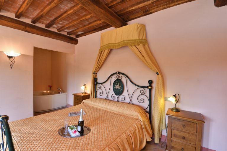Master bedroom in rustico per 8 persone