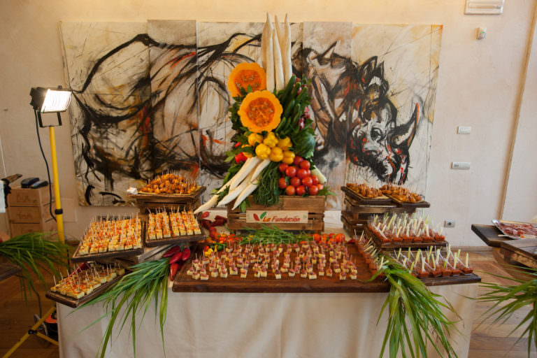 Buffet di finger food per banchetti in cantina
