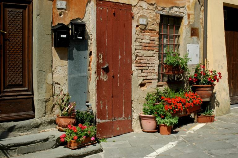 Visite guidate a Lari