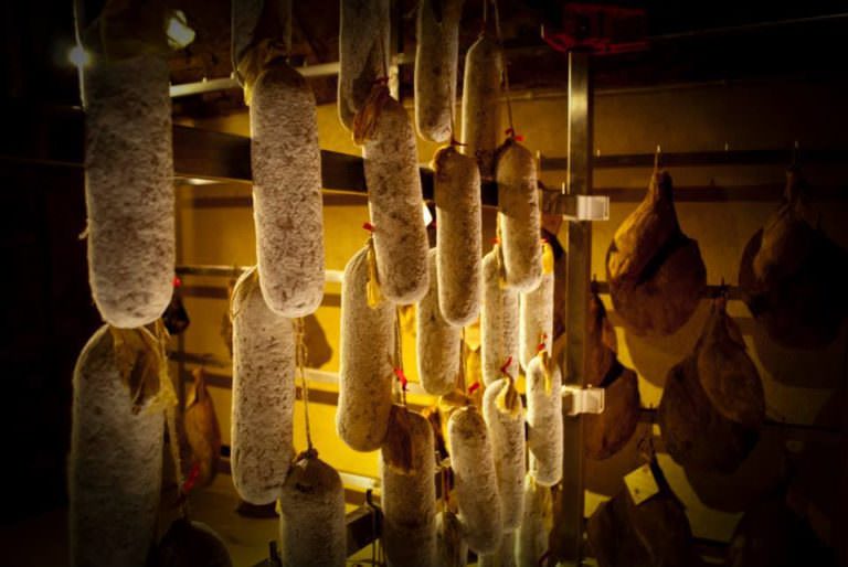 Salumificio aperto al pubblico in Toscana