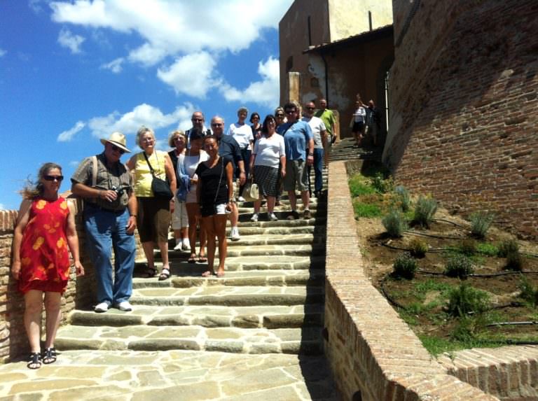 Accesso al Castello di Lari